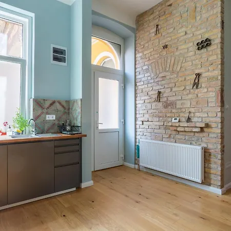 Budapestayz - Weiner *